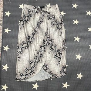 Snake print silky skirt with slit
